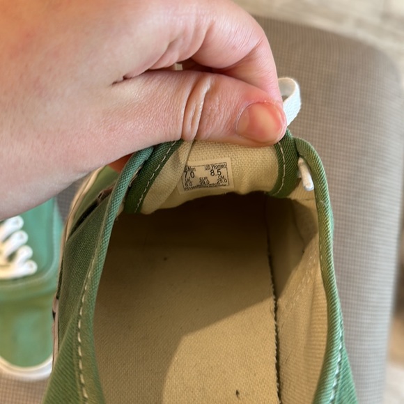 Authentic Vans - Picture 3 of 5